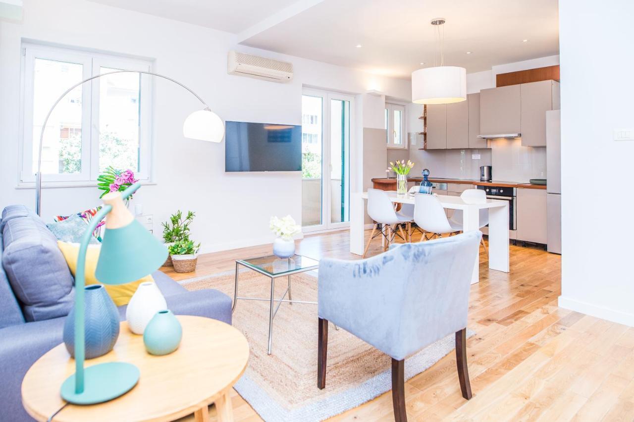 Apartament Franco's Spacious - Great Location